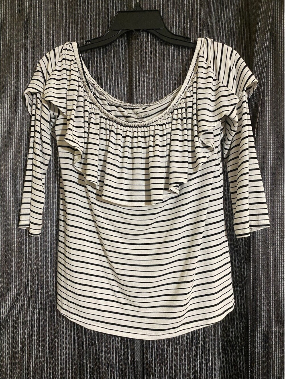 American Eagle Women's Size Medium White & Black Striped 3/4 Sleeve Top